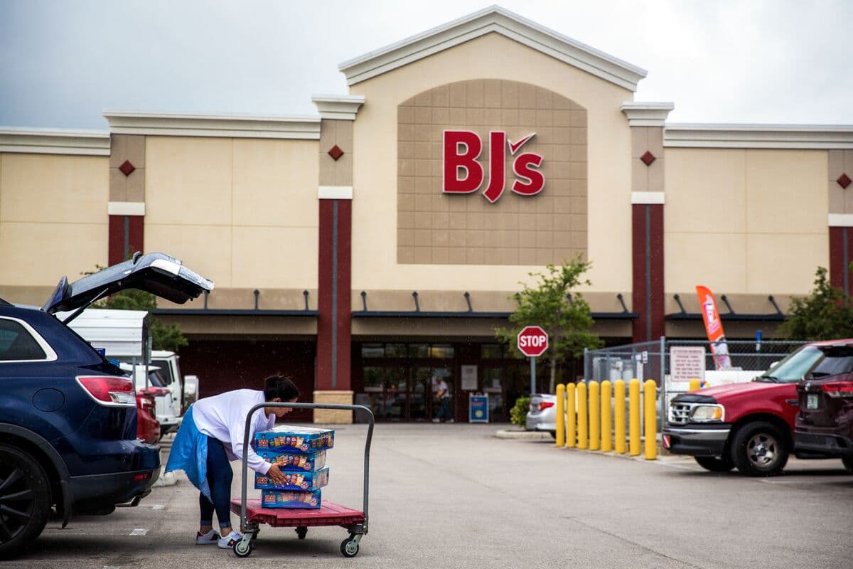 Oaktree Capital Accuses BJ’s of Reneging on Tariff Refund Trade