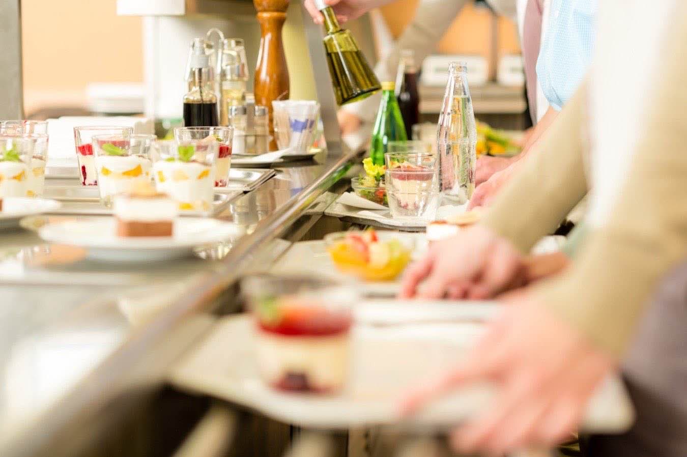 In Francia tutti gli studenti universitari potranno mangiare in mensa a 1 euro