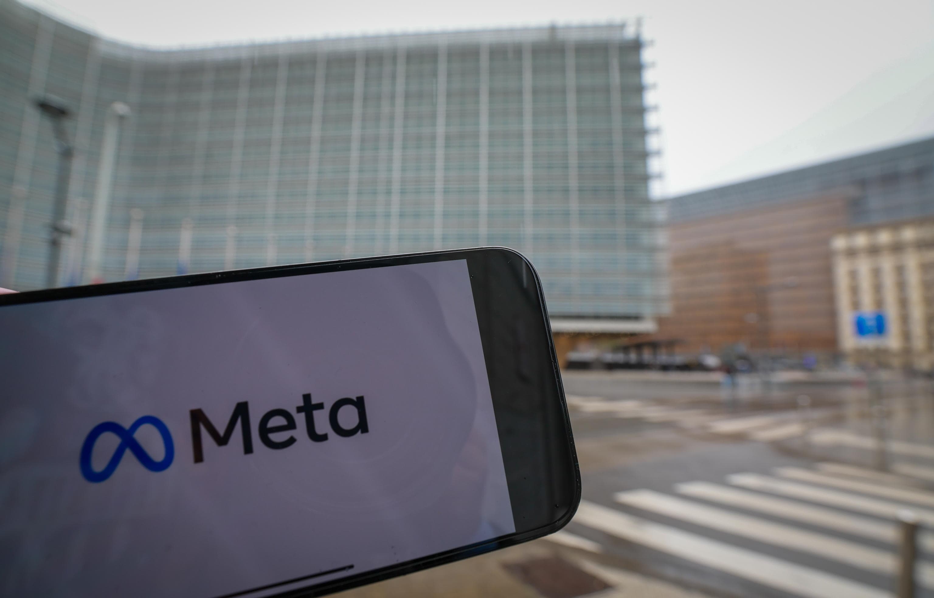 La Commissione Ue contro Meta: “Viola il Digital Services Act”. Cosa rischia l’azienda di Zuckerberg