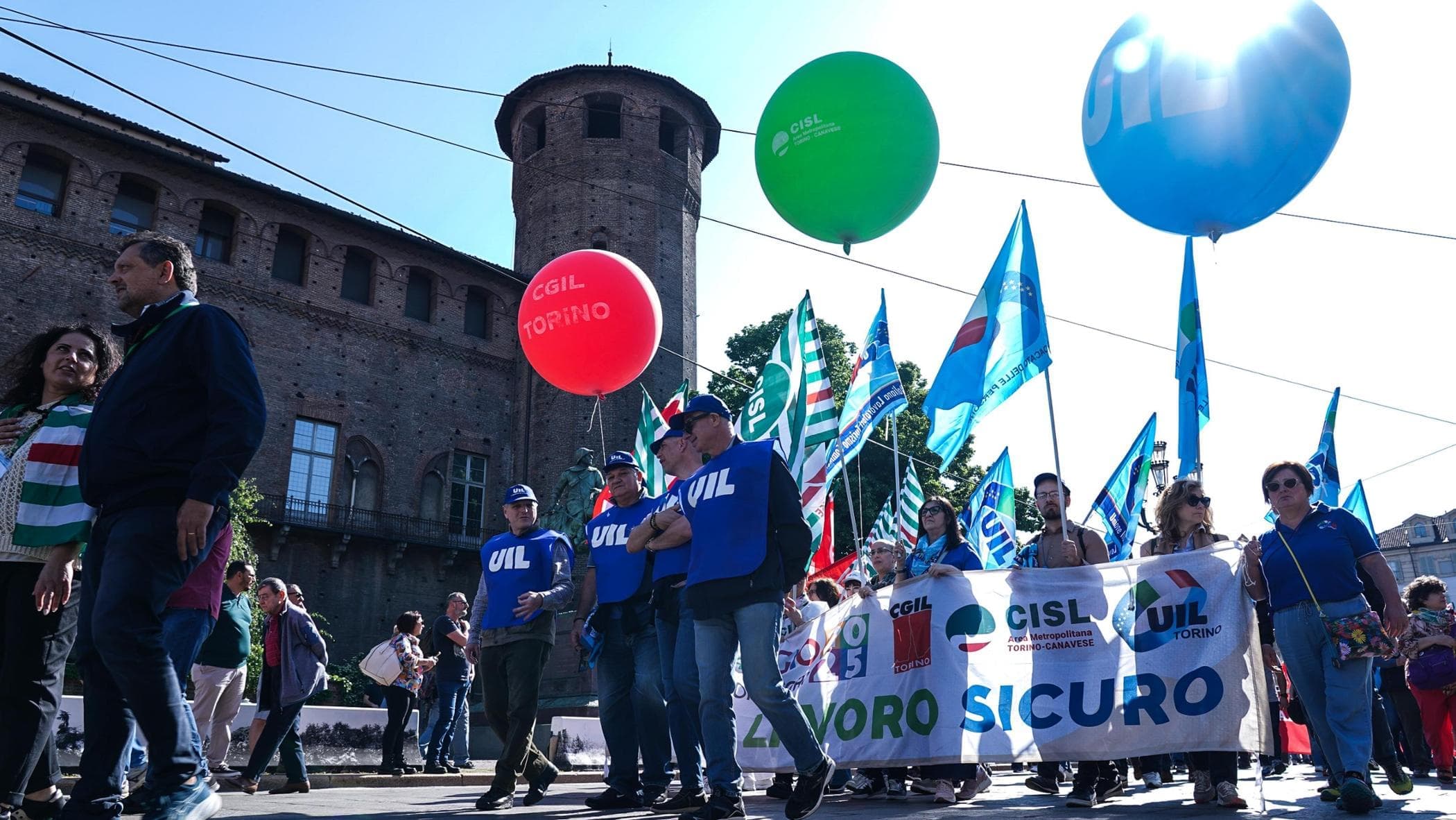 Primo maggio, Meloni: “Bonus a chi non sottopaga”. Sindacati insieme per il lavoro dignitoso
