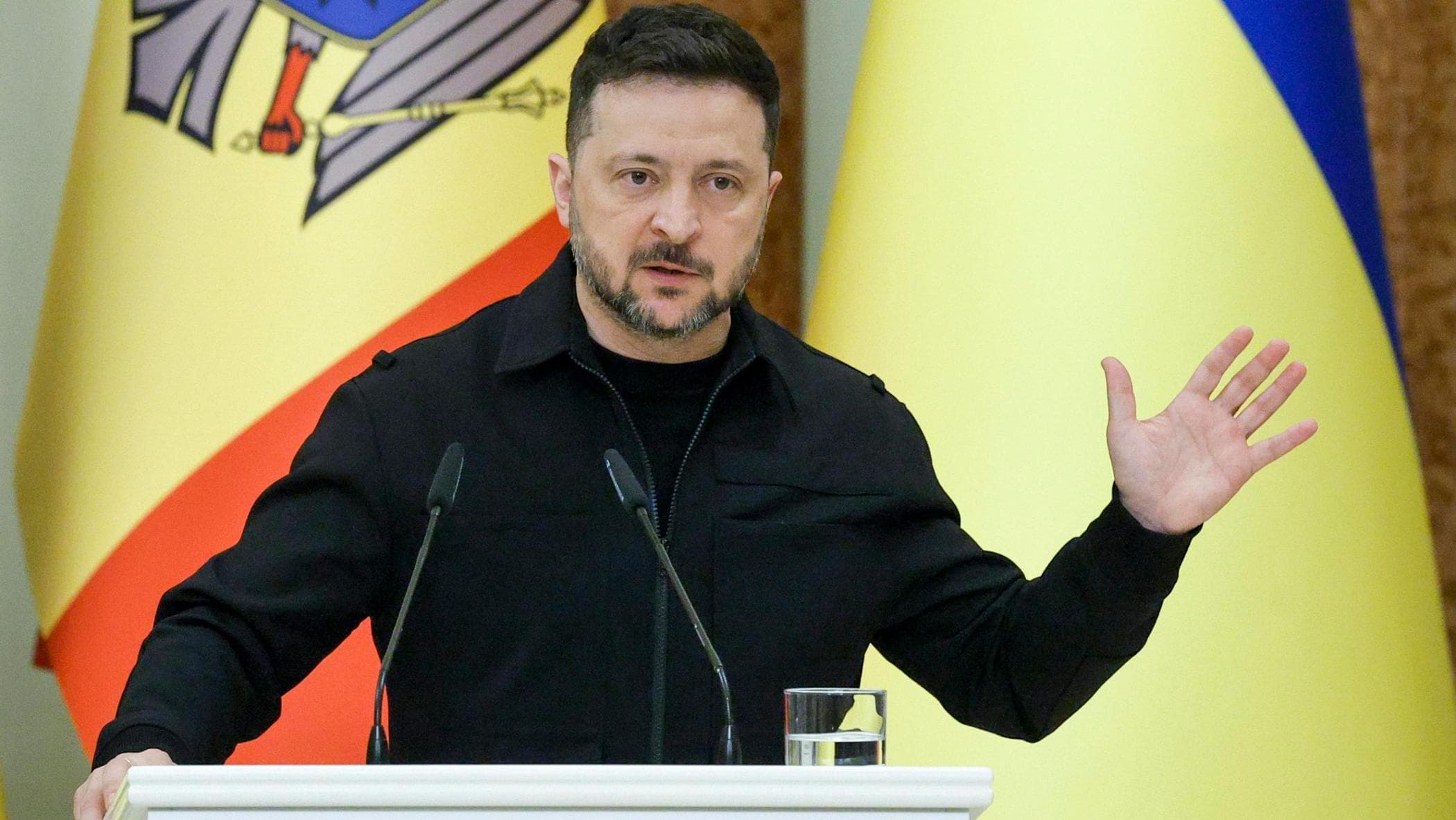 Guerra Ucraina – Russia, news di oggi. Kiev: “La tregua del 9 maggio di Putin per compiacere Trump”. Drone russo su minibus a Kherson, due morti e sette feriti